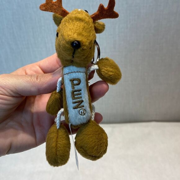 Pez Arctic Babies Caribou Candy Dispenser Plush Reindeer Keychain - Picture 2 of 7